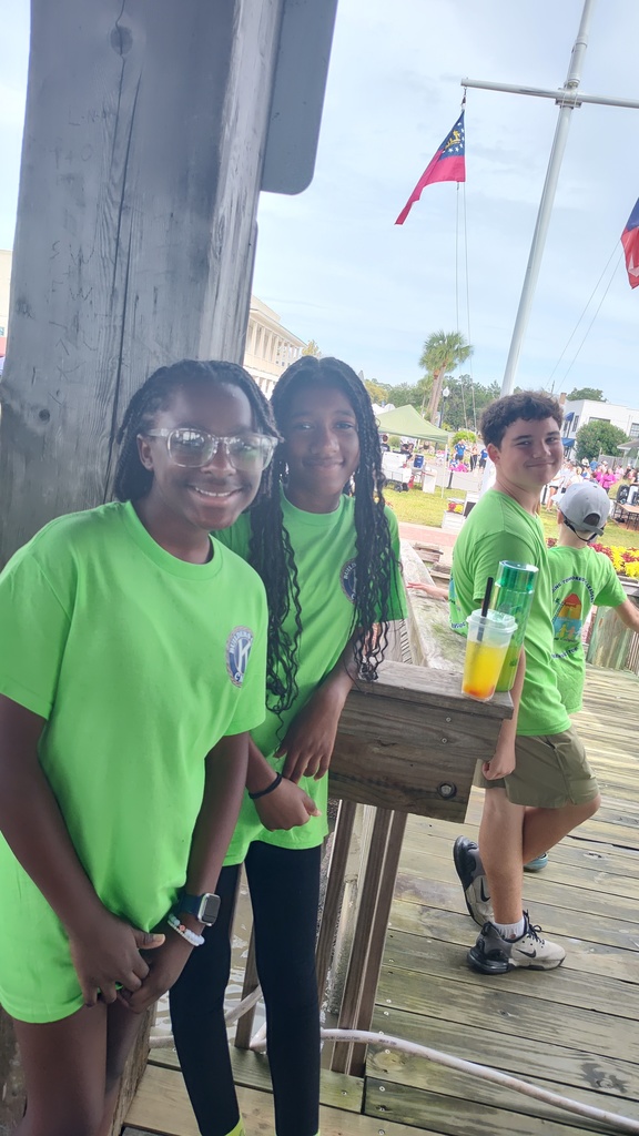Builders club helping at Seafood Festival