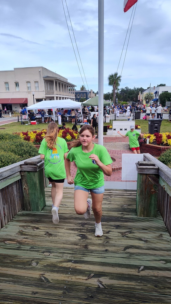 Builders club helping at Seafood Festival
