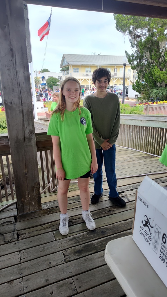 Builders club helping at Seafood Festival