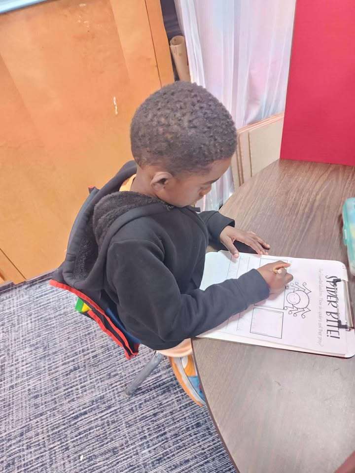 🕷 Spider Soup in First Grade! 🕸  Our first graders in Mrs. Renshaw’s class have been learning all about animal adaptations and what animals need to survive! Last Friday, students participated in a hands-on science experiment to simulate how spiders liquify their prey before eating.  The bowl acted as the spider’s web, the sugar cube was the “prey,” and the water represented the spider’s special digestive enzymes (or as the kids called it… spider slobber! 😄).  Learning is so much more fun when we can see it and try it! 🧠✨ Way to go, Eagles! 💙  #WeAreEagles #SESEaglesSoar #SpiderSoup #FirstGrade