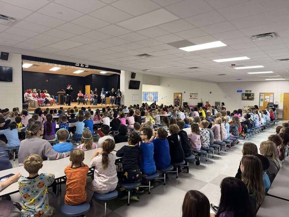 🎭 Theatre Morning at SES! Our K–2 Eagles had the best time watching CCHS Theatre’s performance of The Trial of the Big Bad Wolf this morning! The students were engaged, laughing, and absolutely loving the show.  A big thank you to Mr. Hill and the talented CCHS Theatre students for sharing your hard work, creativity, and time with us. You brought so much joy to our school today! 💙🦅