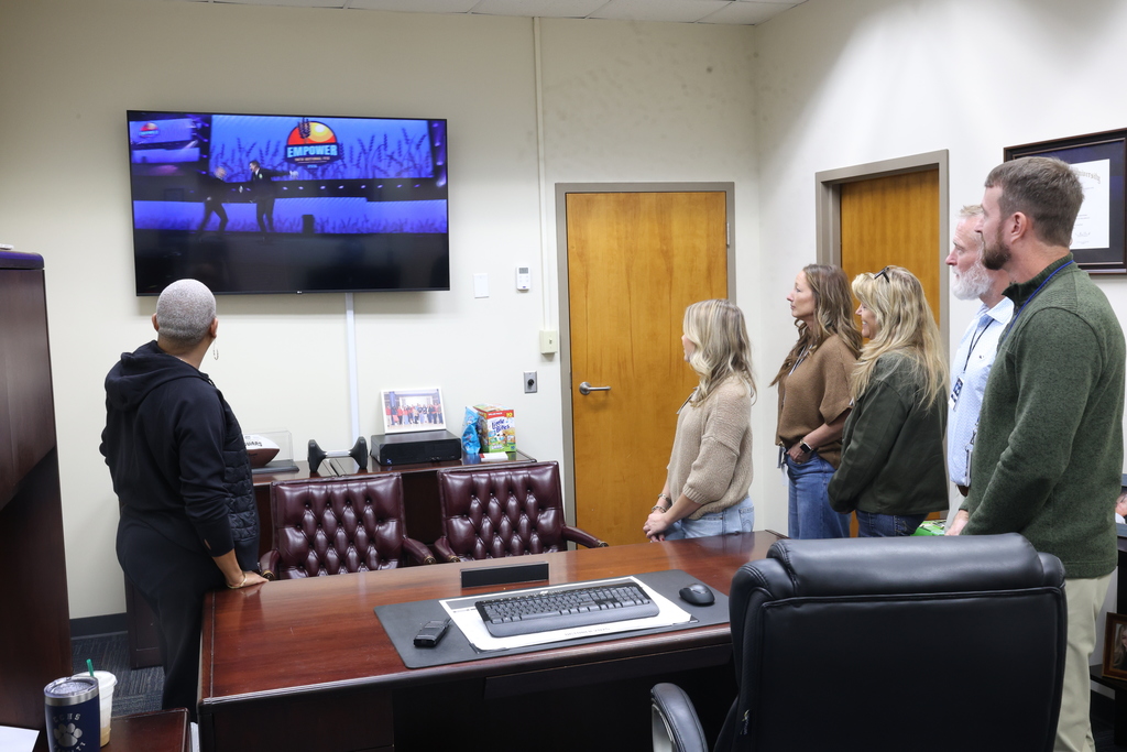 admin watching FFA livestream 