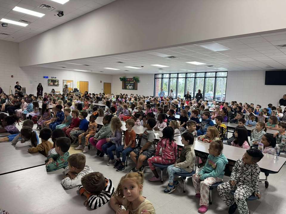 cchs students perform for elementary students