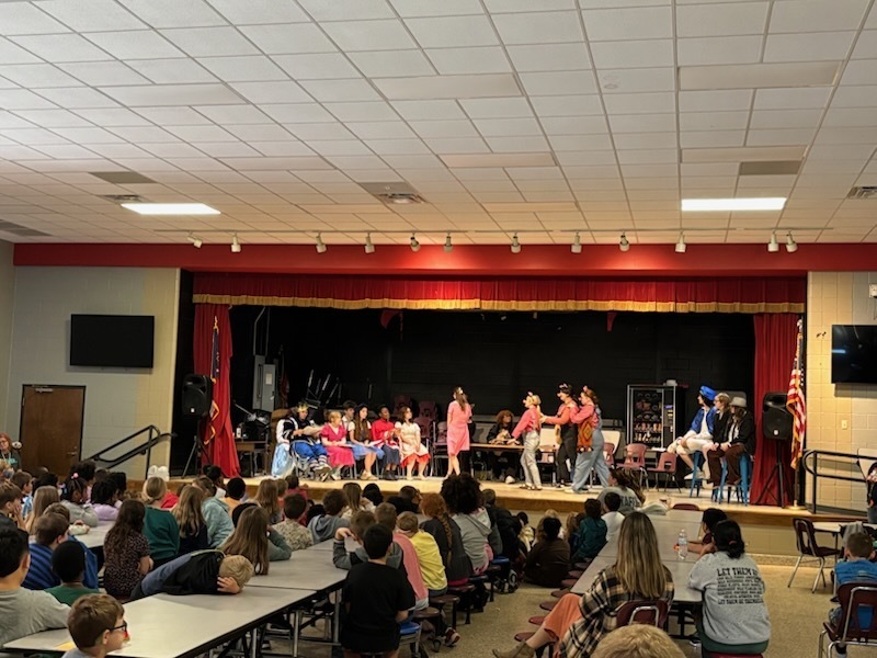 cchs students perform for elementary students