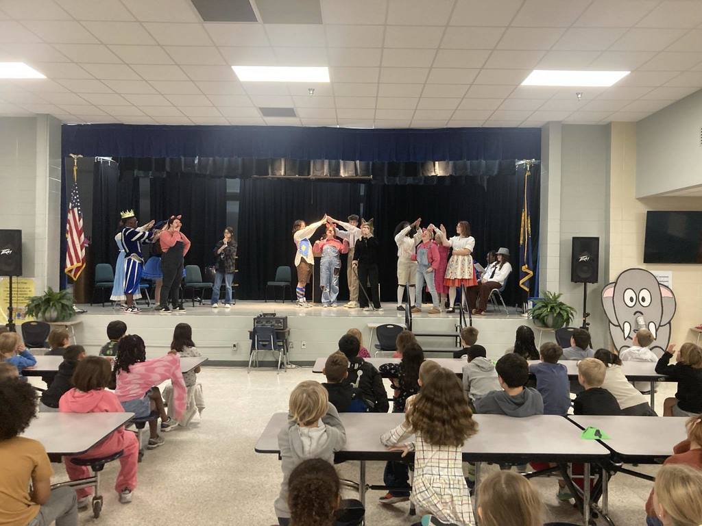 cchs students perform for elementary students