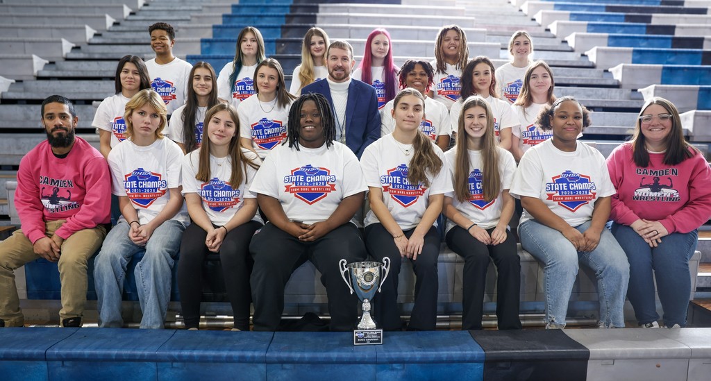 girls wrestling state championship team