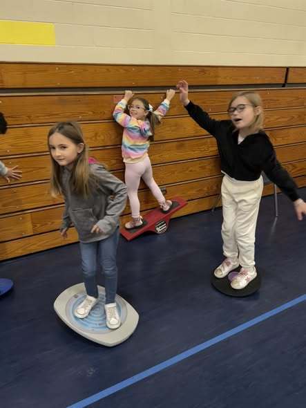 students in gym class