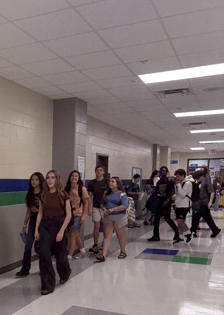 8th graders in hallway