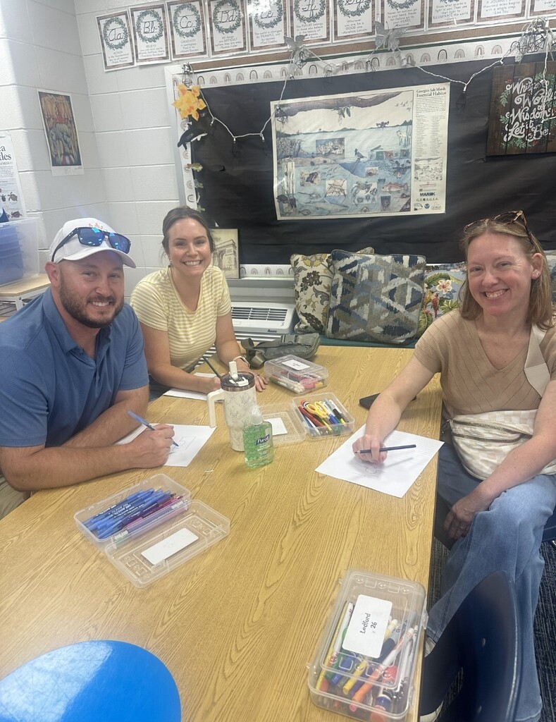 Ms. Ledford hosted an after-hours session for SES gifted program parents to cover the curriculum, answer questions, and navigate their children's reports.