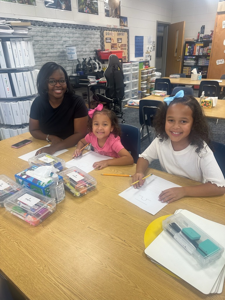 Ms. Ledford hosted an after-hours session for SES gifted program parents to cover the curriculum, answer questions, and navigate their children's reports.