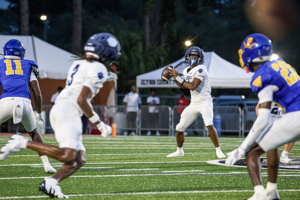 cchs qb in a pass