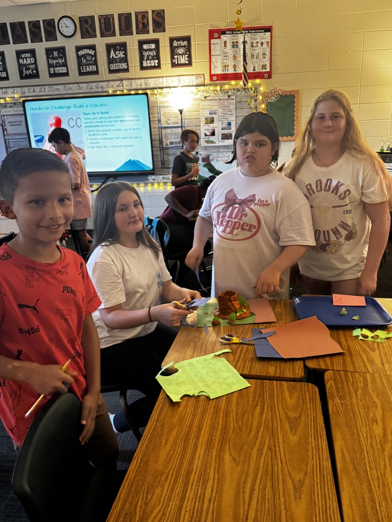 5th grade students made volcanoes