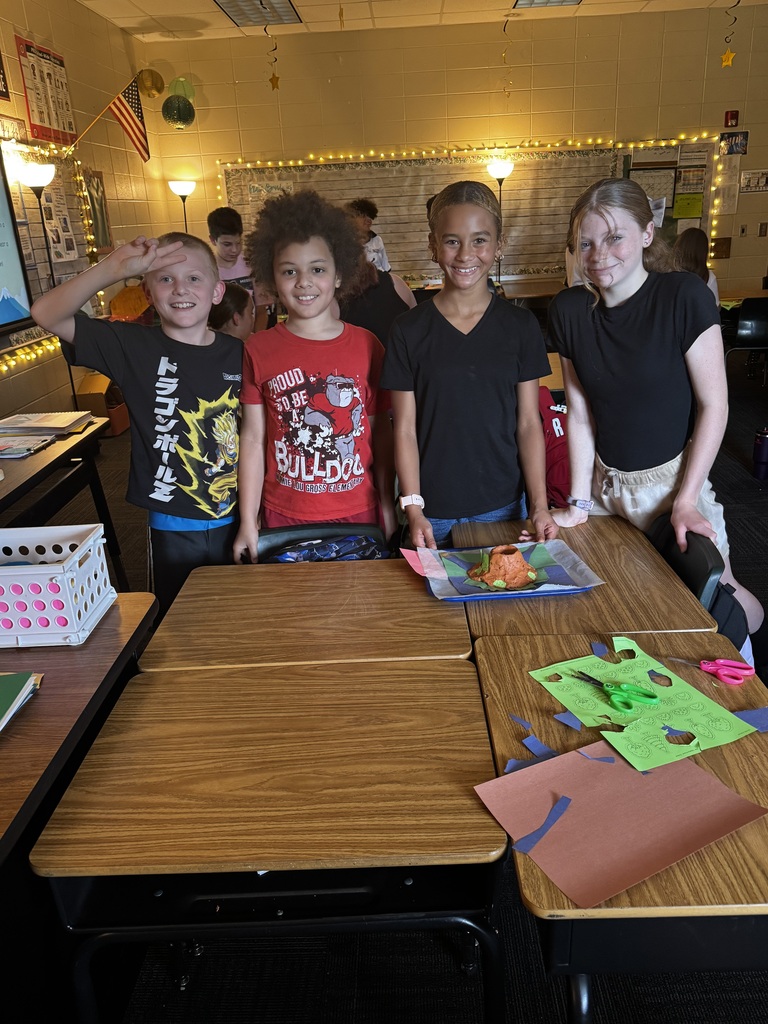 5th grade students made volcanoes
