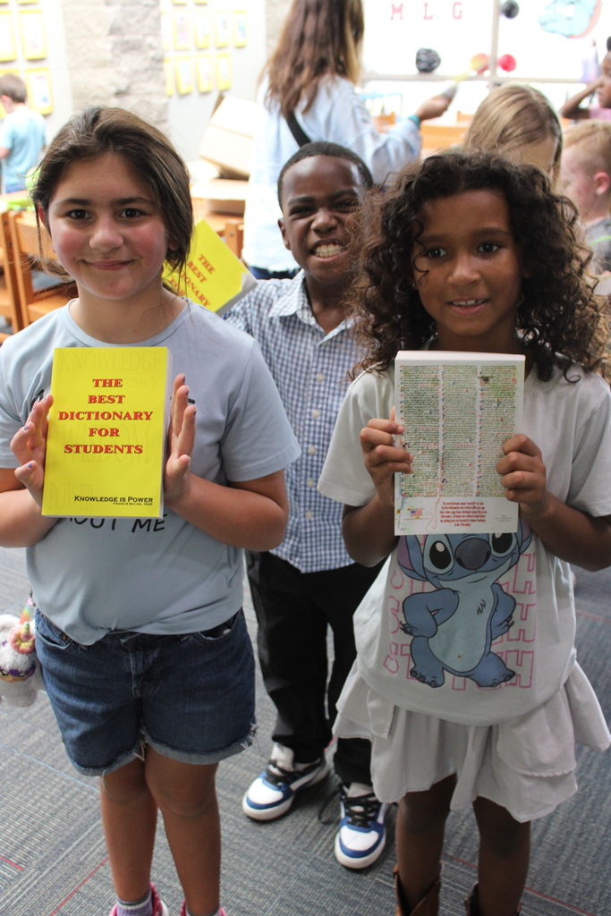 3rd graders received dictionaries from Kiwanis
