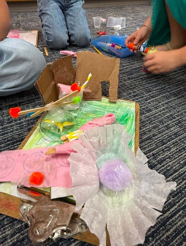 🐾 Mini-engineers on the move! Last week, our Kingsland Elementary School first graders dove into science standards with a hands-on STEM Shelter Challenge. After exploring essential animal survival needs, students stepped into the shoes of engineers to design and build safe, custom shelters for their animals! 🛠️ mini-engineers, big ideas!