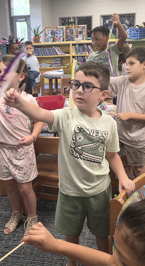 Mrs. Gianchetti’s 1st graders had a blast blending music and literacy during library special today with some rhythm-filled musical tracing!