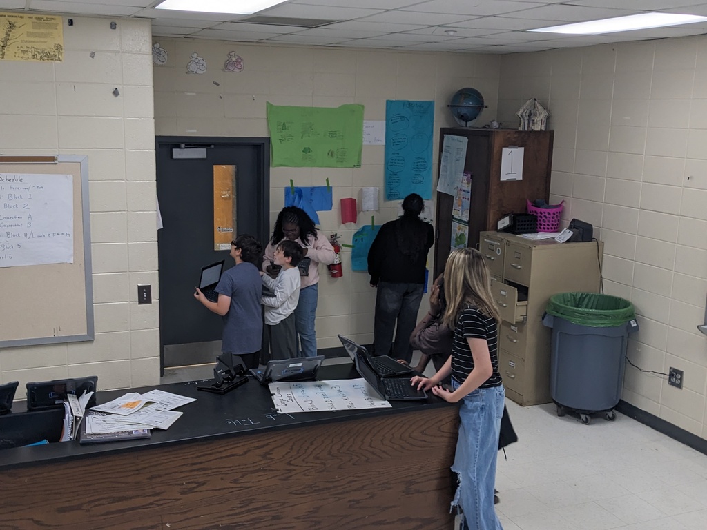 Students working on  culinary biome project