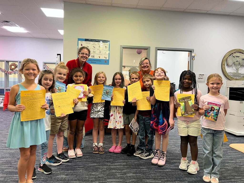 WES Students in the Read Aloud Club