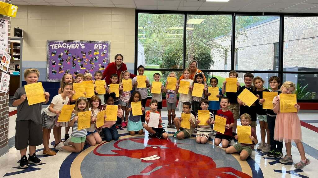 WES Students in the Read Aloud Club
