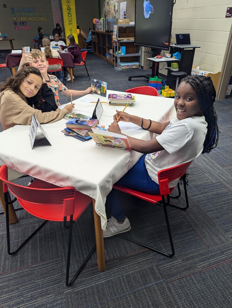 Students at the Read a'latte cafe