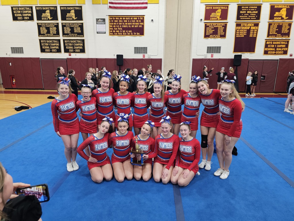 CS Cheer team posing