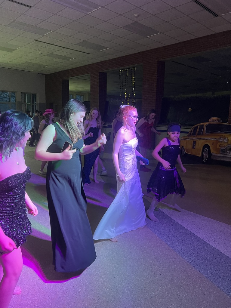 Stunets dancing at dance