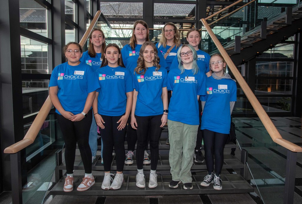 Picture of girls at a CHOICE field trip wearing blue shirts