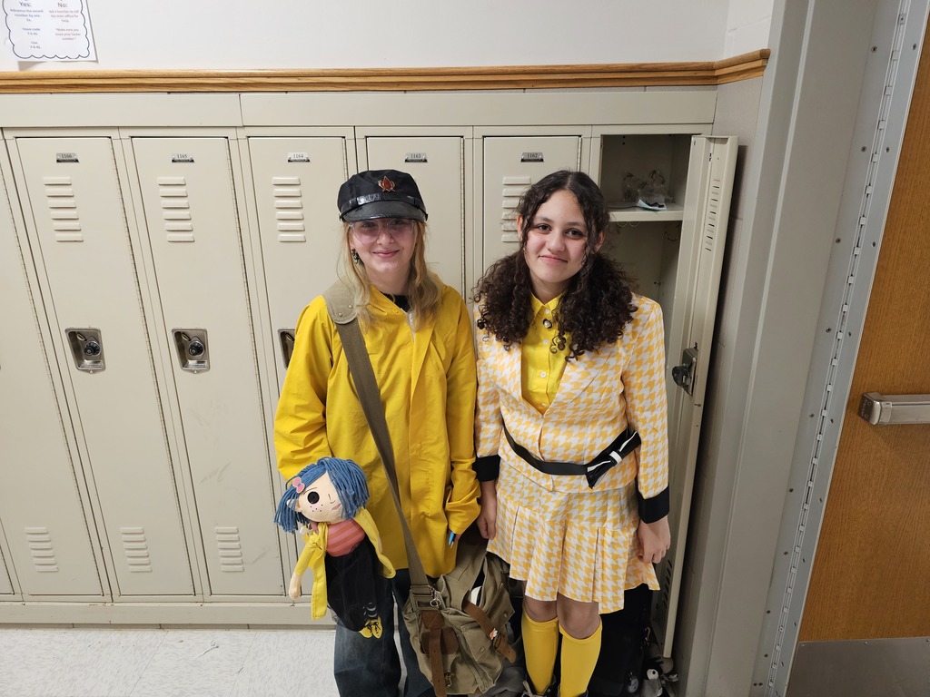 2 students dressed up for halloween