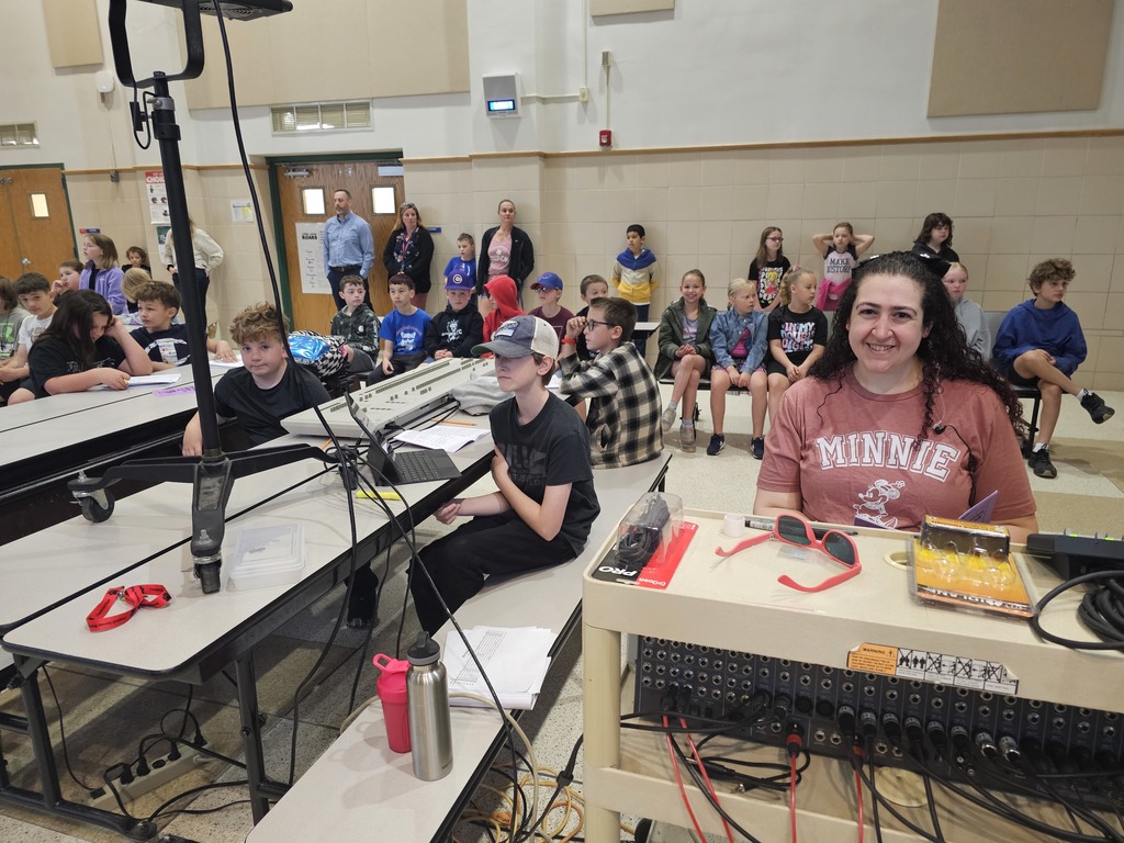 Students runngin sound and lights for play