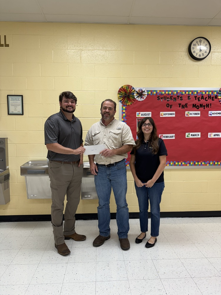 Farm Credit donates to Campbell FFA