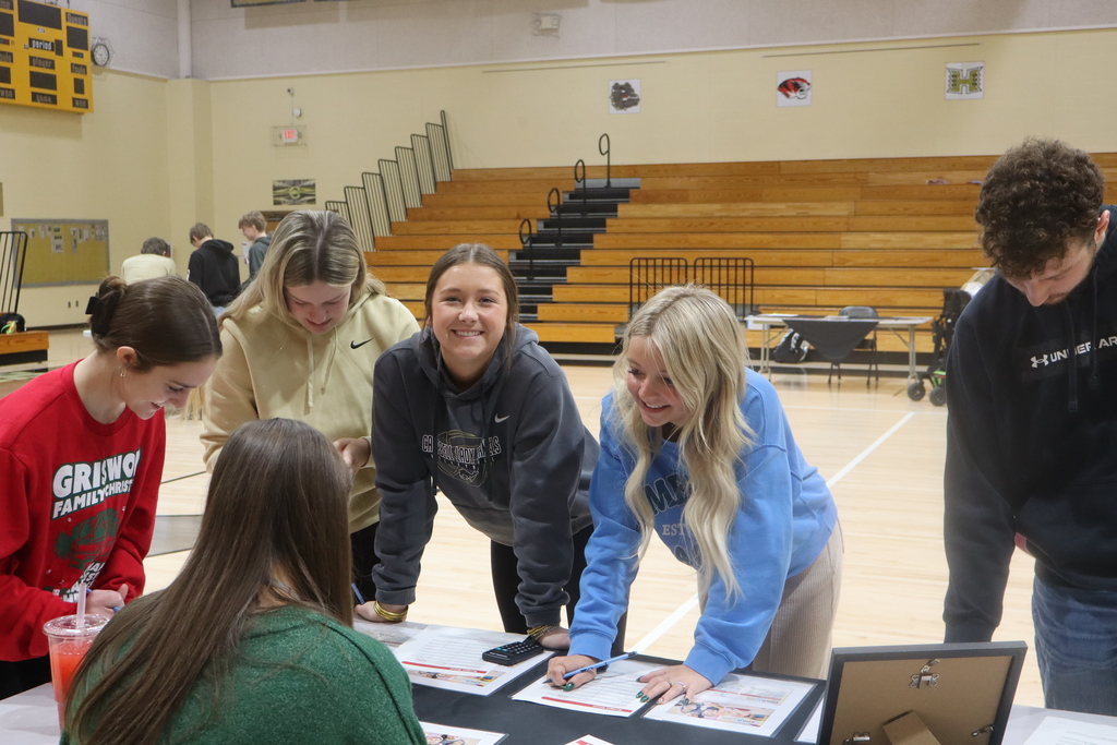 Students participate in the Balanced Life program brought to the school by Ozark Federal Credit Union.