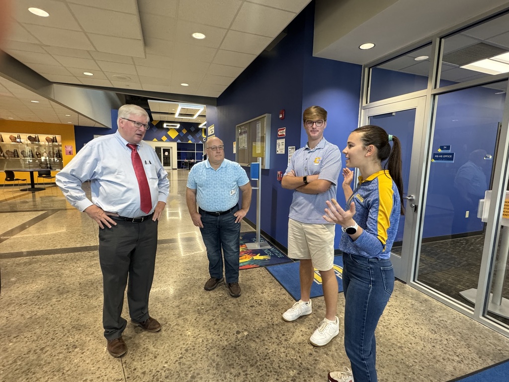 Congressman Grothman gets a tour from CHS seniors and meet with CSD admin and board members. 