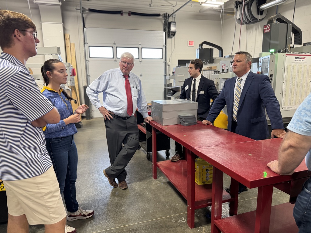 Congressman Grothman gets a tour from CHS seniors and meet with CSD admin and board members. 