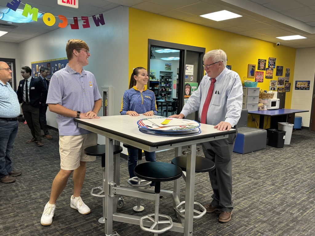 Congressman Grothman gets a tour from CHS seniors and meet with CSD admin and board members. 