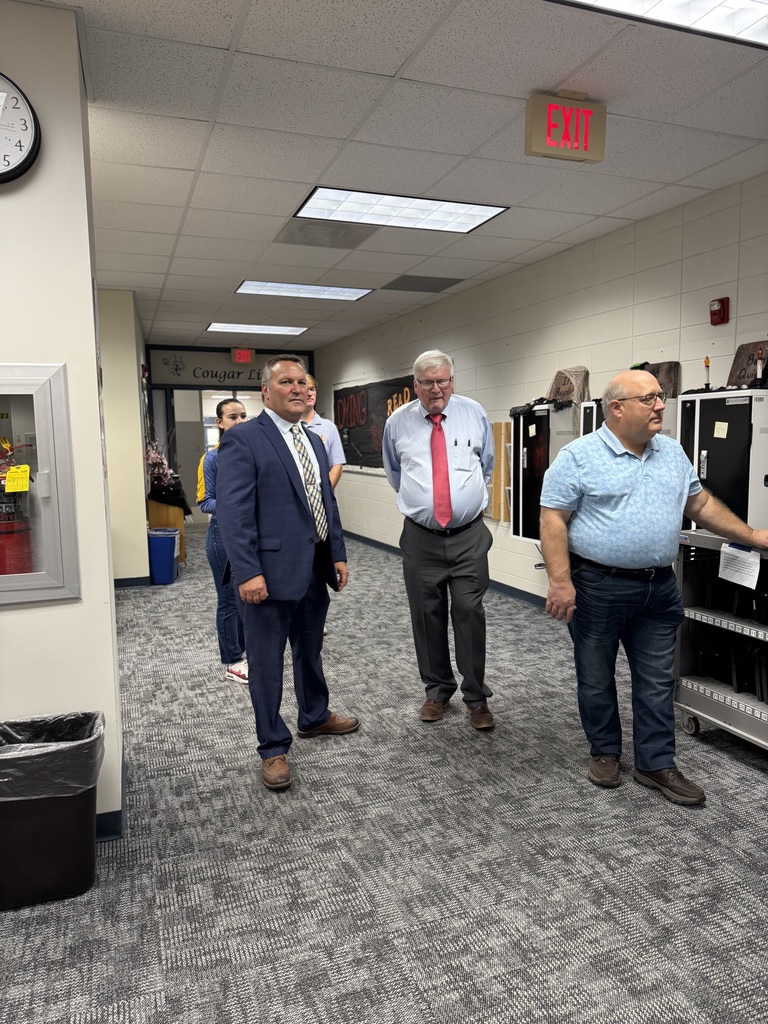 Congressman Grothman gets a tour from CHS seniors and meet with CSD admin and board members. 