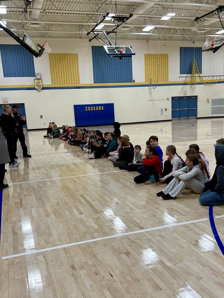 Deputy Behm talking to 5th graders