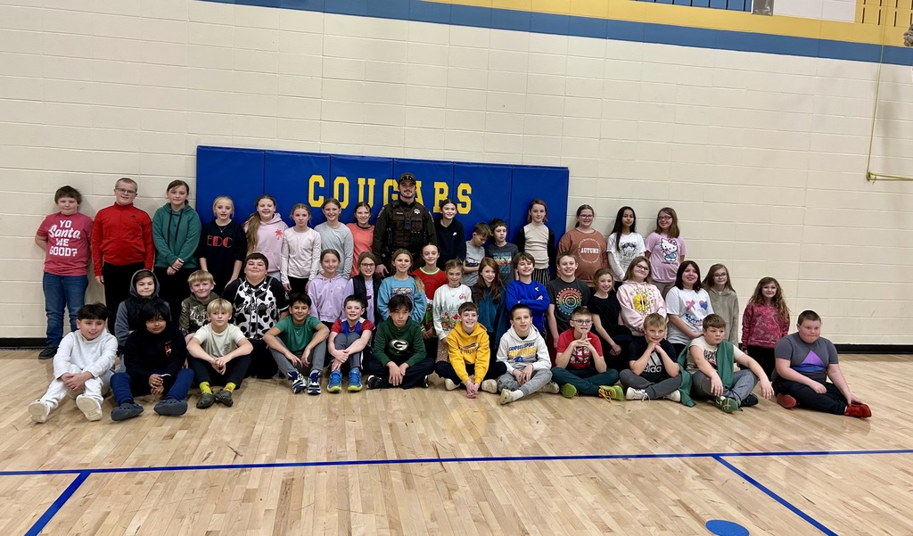 5th graders with Deputy Behm