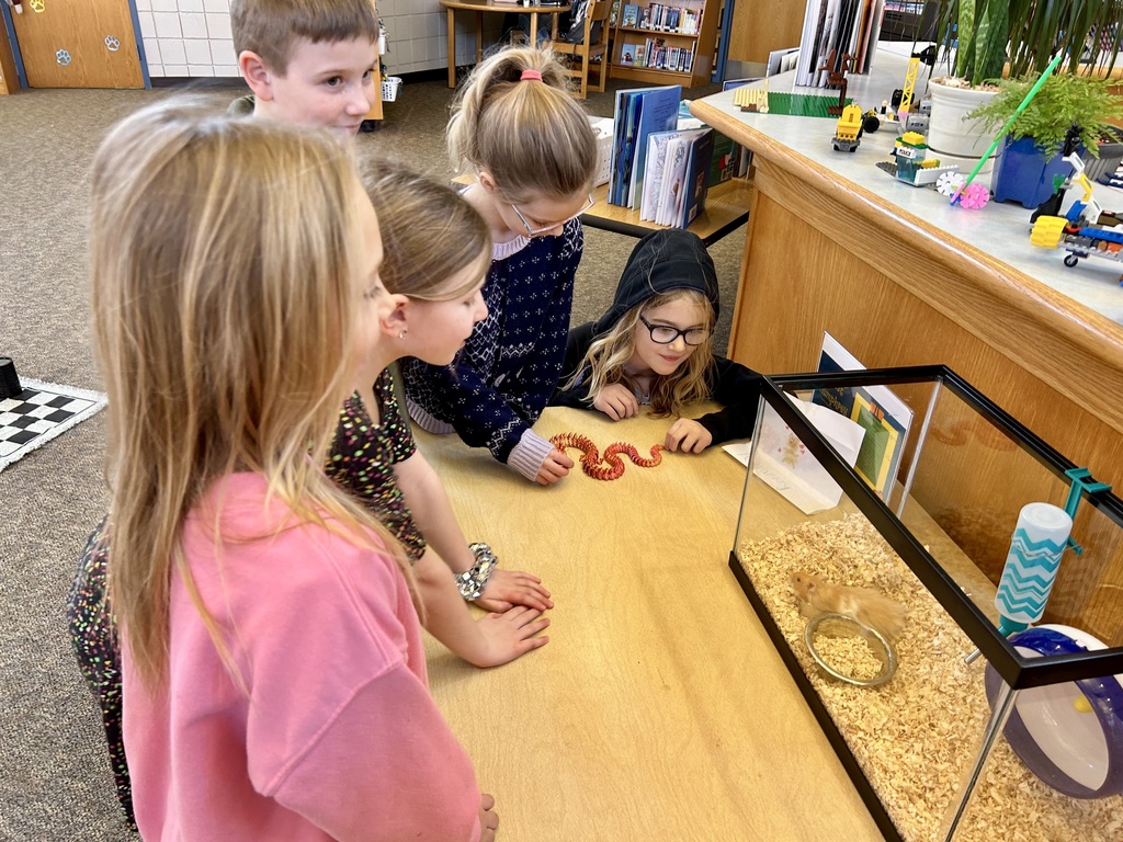 Students watching Humphrey