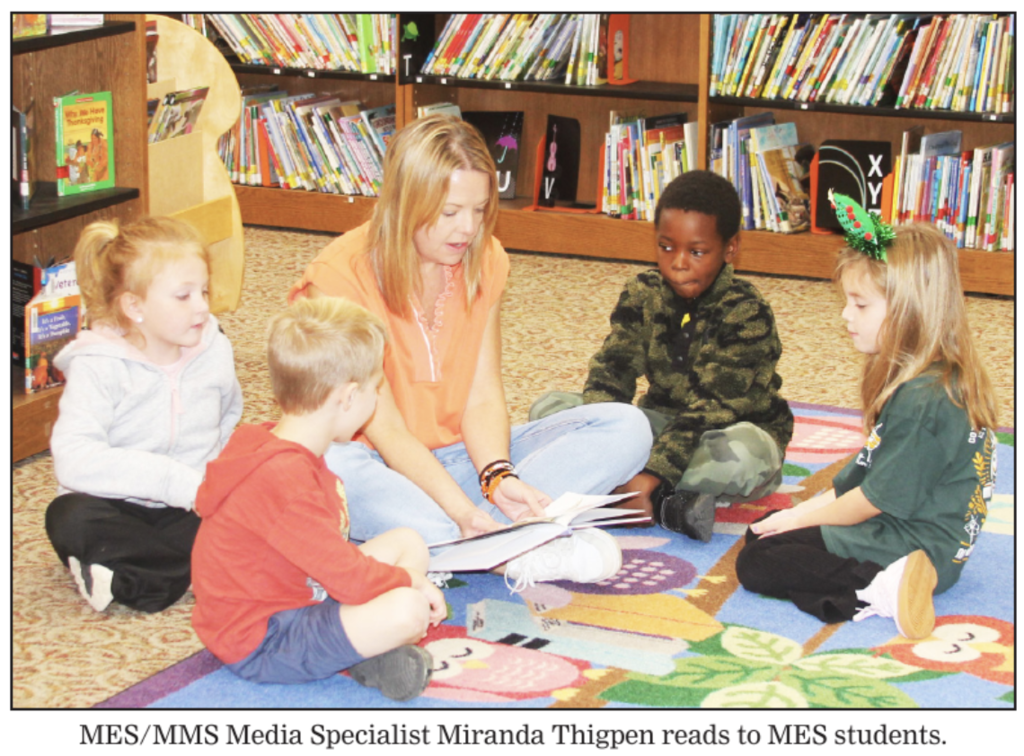 MES MS reads to students