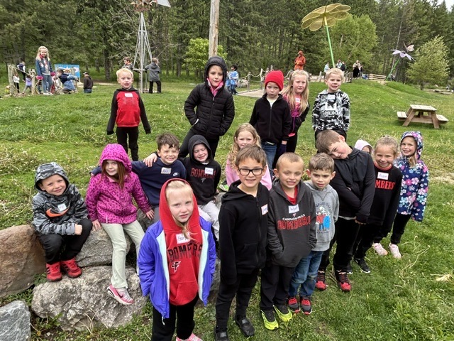 students at the zoo 