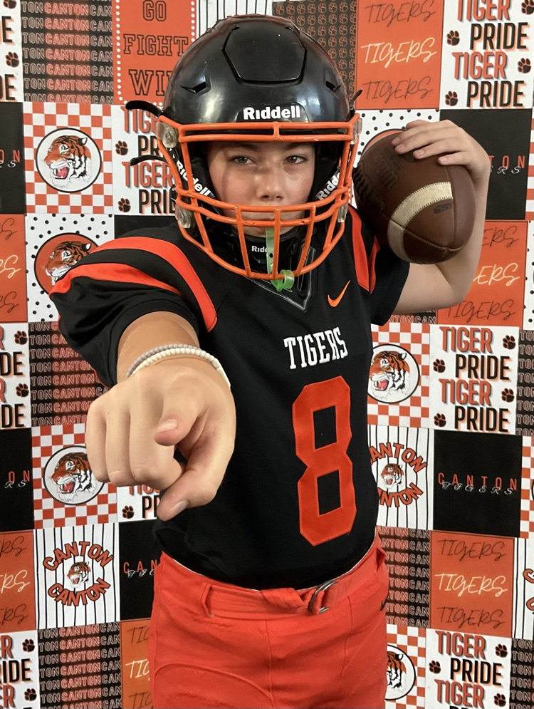 elem football player