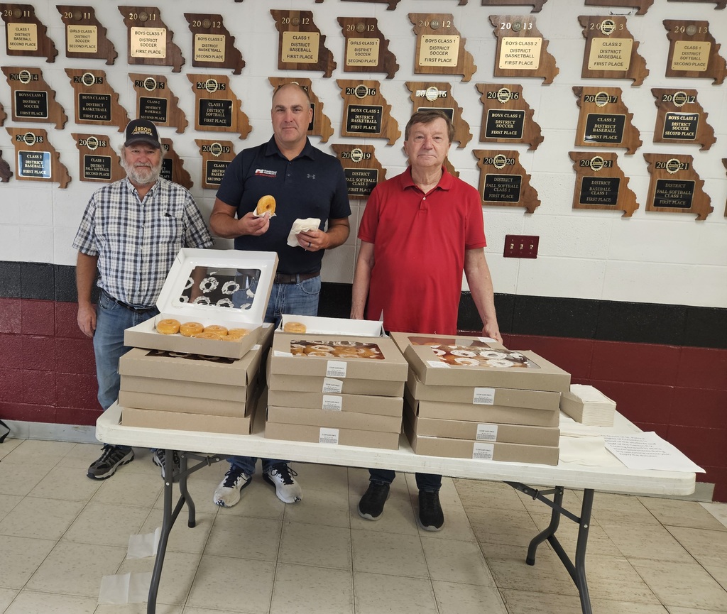 A big thank-you to the Shrine of St. Patrick’s Knights of Columbus for providing doughnuts as a welcome-back treat for our junior high and high school students, faculty, and staff! We truly appreciate your generosity and continued support of Canton R-V!