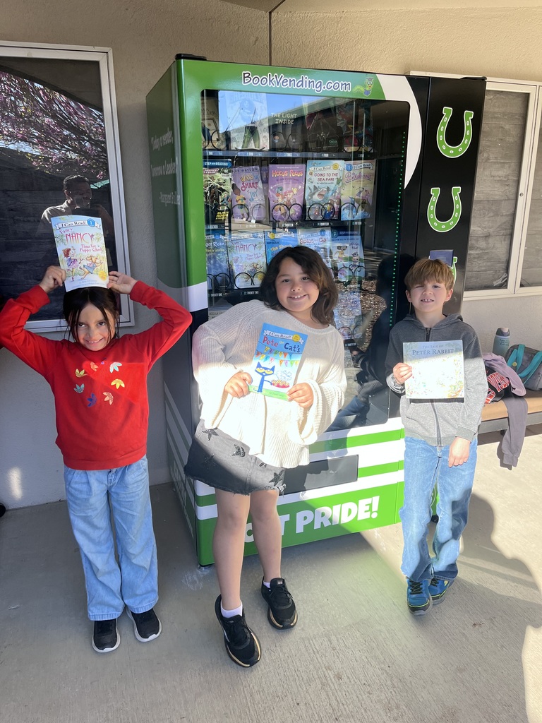 Book vending machine