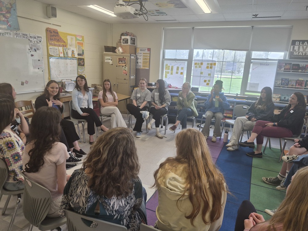 Bellows in student circle