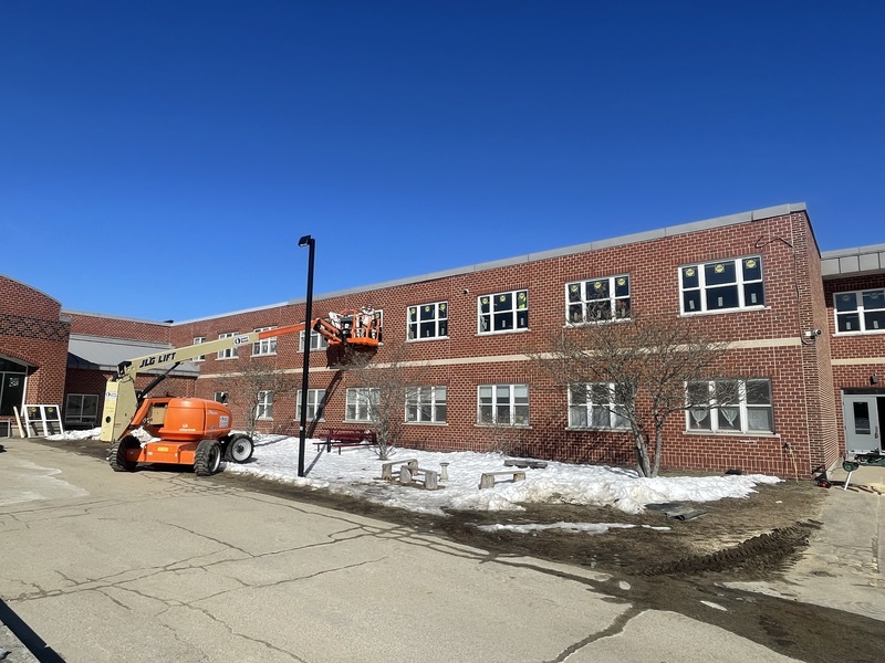 PC window install outside