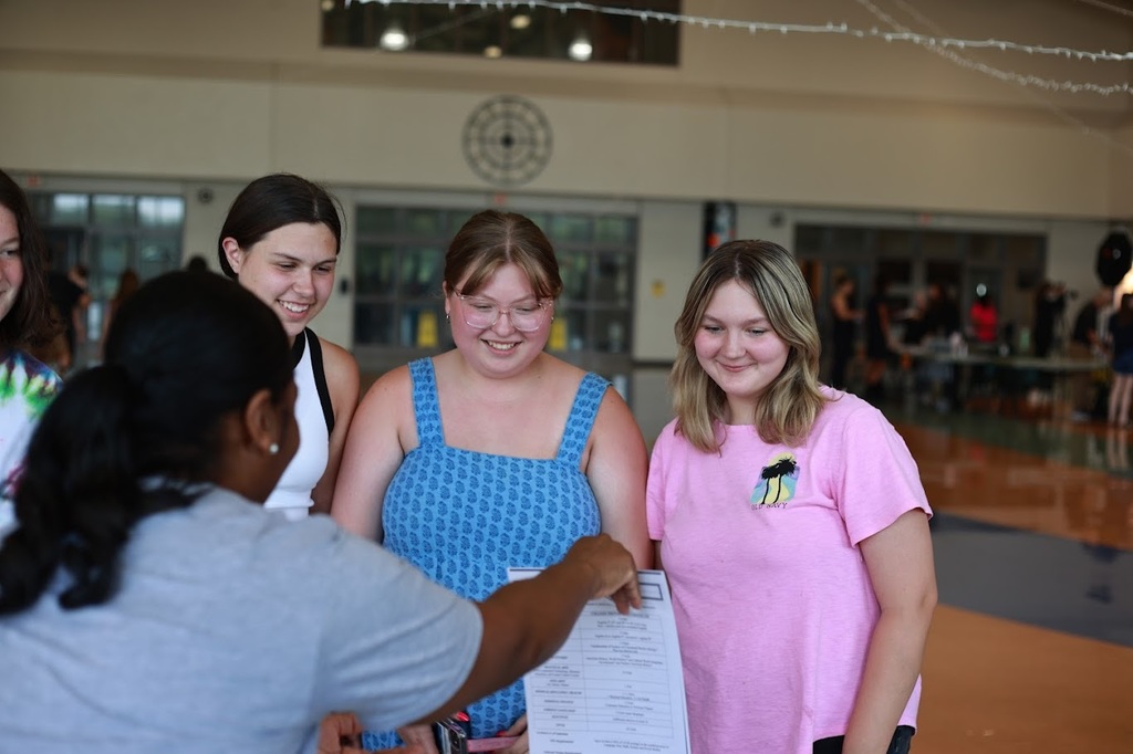 Students collect information on graduation requirements.