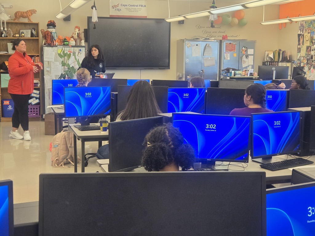 Red Cross rep speaks to FBLA