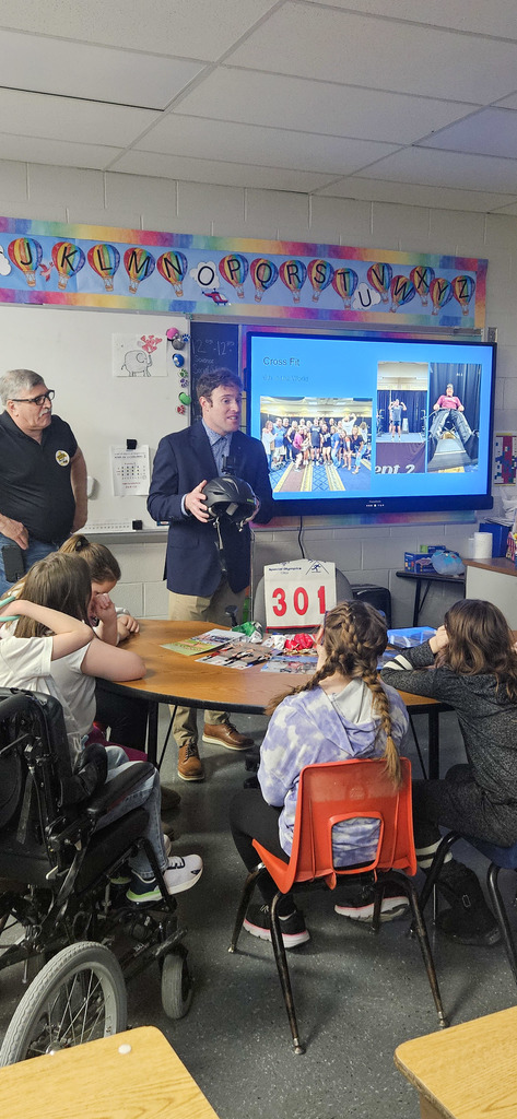 Ryan Manfredi talks to Alison Tomazic's class about his experience at the Special Olympics and other competitions! 