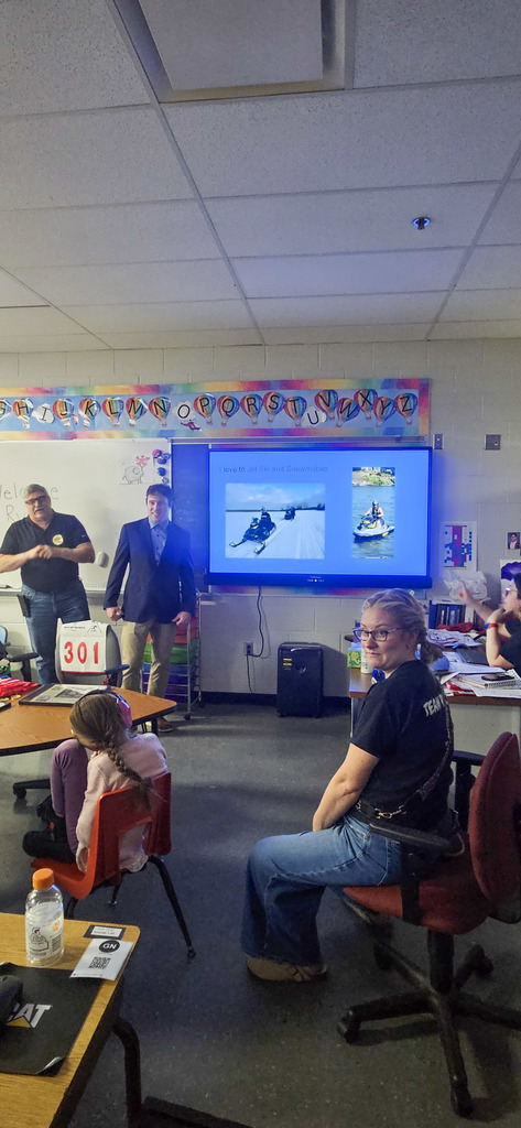 Ryan Manfredi talks to Alison Tomazic's class about his experience at the Special Olympics and other competitions! 