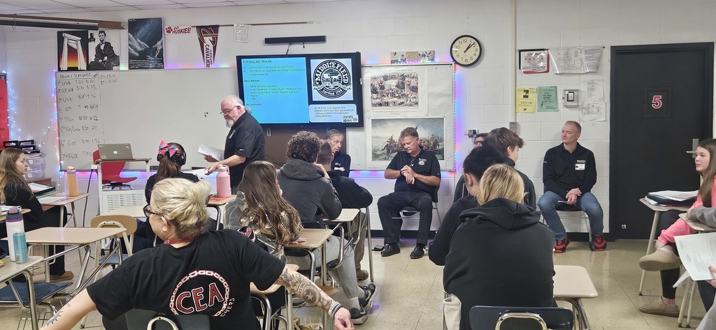 Middlefield Council Members and Maylor Garlich visited Mr. Kruse's Government class to speak about the different levels of government.